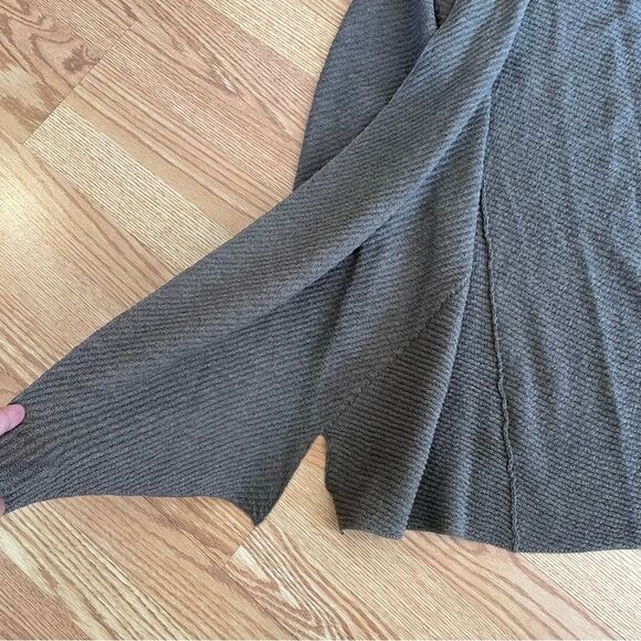 EILEEN FISHER- 100% Wool Light Brown Tapered Sweater Size Small - Picture 6 of 8